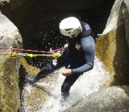 DESCENSO DE BARRANCOS